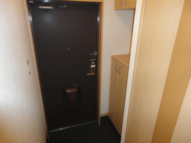 玄関　玄関(人感センサーライト)