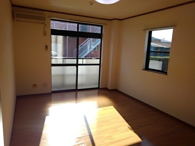 居室・リビング　洋室８帖