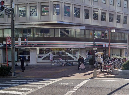 コンビニ　セブンイレブン名古屋東別院駅南（コンビニ）まで433m