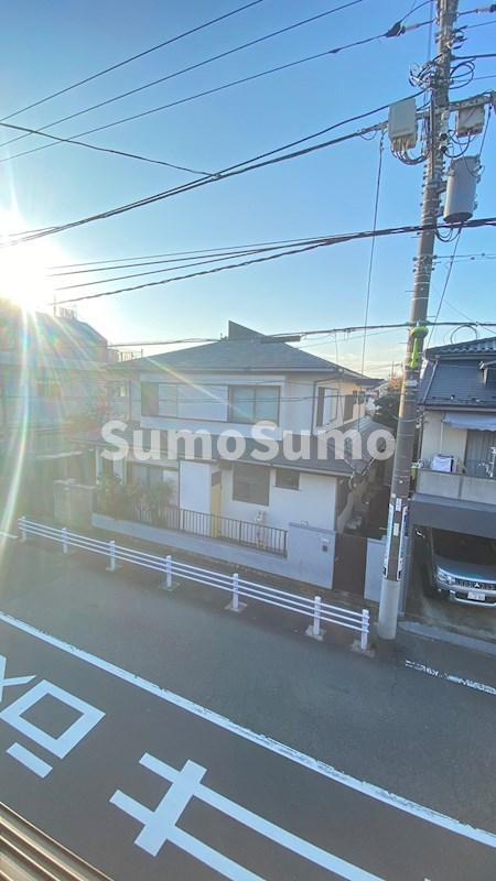 バルコニー　開放的で明るい空間を演出してくれるバルコニーです