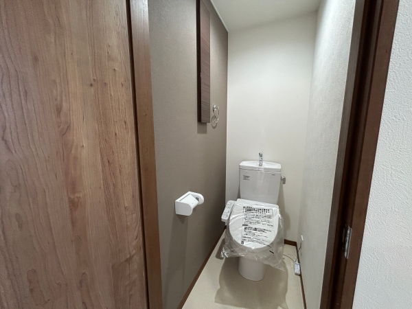 トイレ　※103号室参考画像になります。