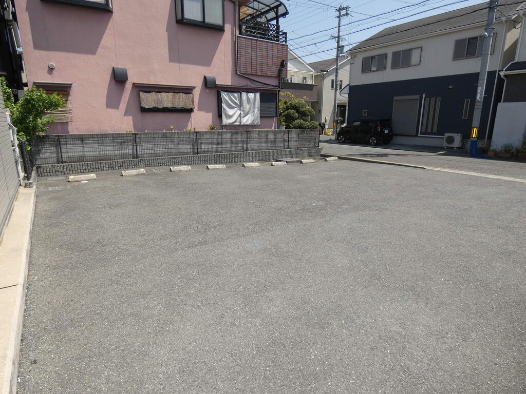 駐車場　敷地内に駐車場を完備です☆（要確認）