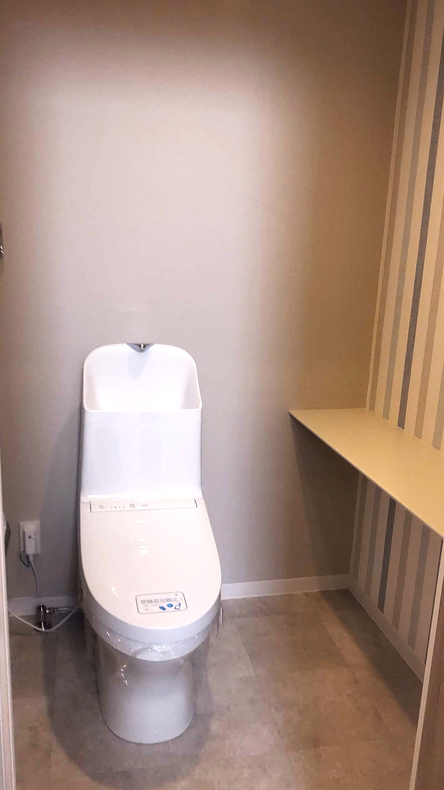 トイレ　TOTOウォシュレット一体型便器新調