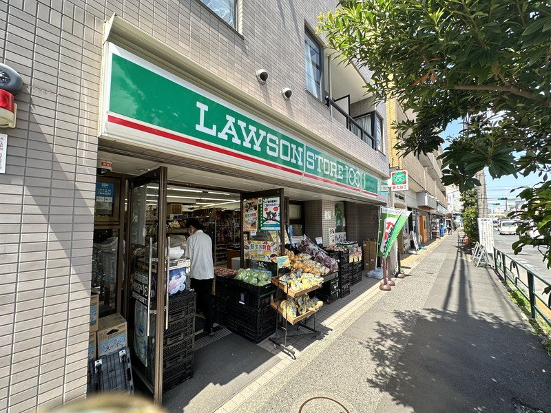 コンビニ　ローソンストア100世田谷代田4丁目店（コンビニ）まで134m