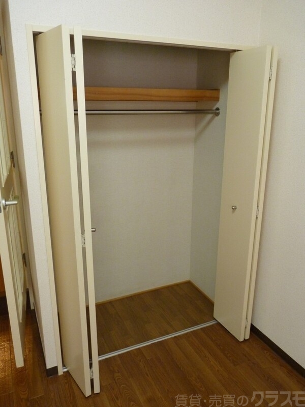 収納　収納たっぷりのクローゼットです！荷物の出し入れも楽々♪