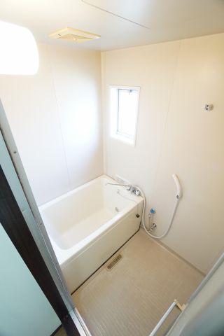 バス・シャワールーム　※同物件の写真です。