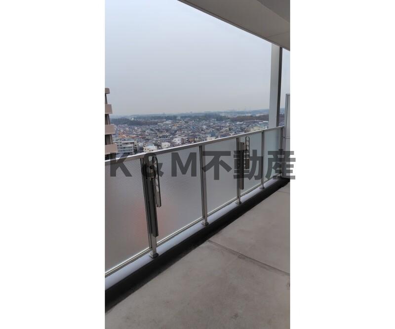 バルコニー　バルコニーがあります