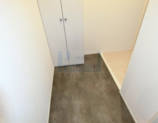 玄関　※別部屋参考写真※現況優先です