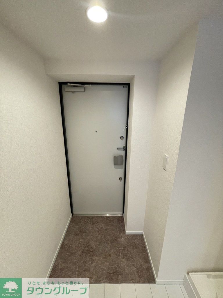 玄関　お部屋探しは株式会社　タウンハウジング　までお気軽にお問合…