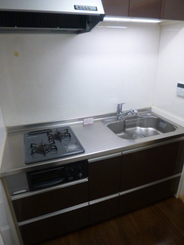 キッチン　コンパクトなキッチンで掃除もラクラク