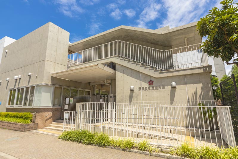 幼稚園・保育園　港区立港南幼稚園（幼稚園・保育園）まで81m