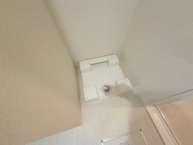 その他設備　室内に洗濯機置場があれば雨の日でも濡れる心配がございませんね