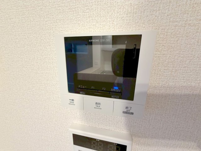 セキュリティ　TVモニターホンで来客が誰か確認してから開けて下さいね