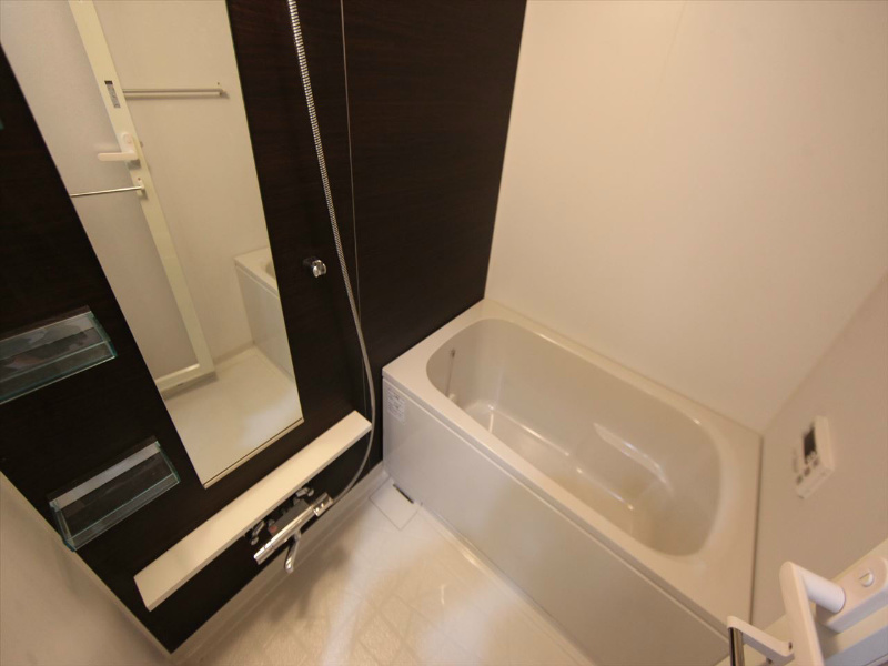 バス・シャワールーム　高温差し湯式追い焚き　浴室暖房乾燥機　24時間換気オートバス