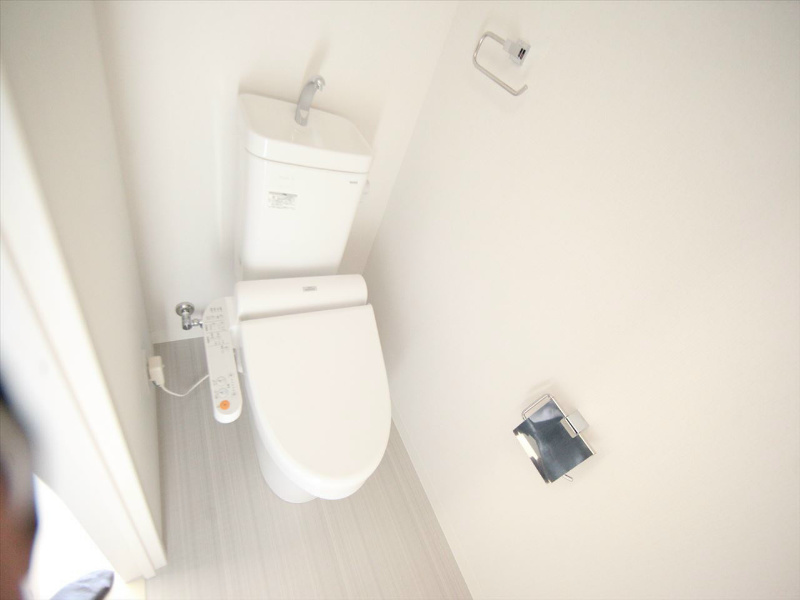 トイレ　温水洗浄暖房便座付トイレ