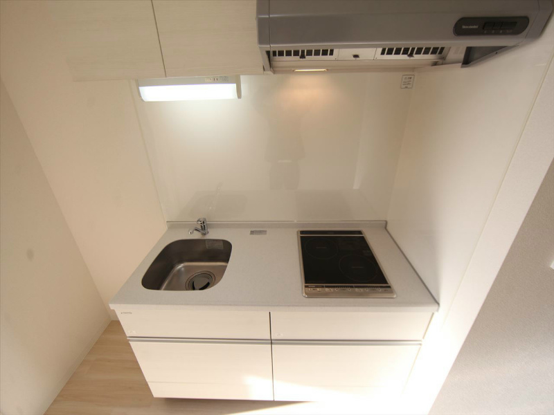 キッチン　システムキッチン（ＩＨ2口）家具家電ご用意できます