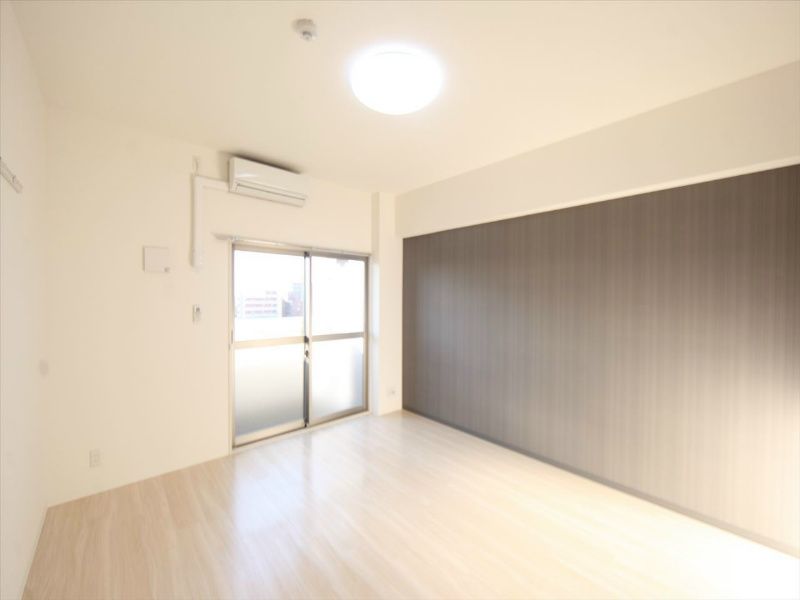 バルコニー　洋室9帖　ウォークインクローゼット付（収納充実してます）