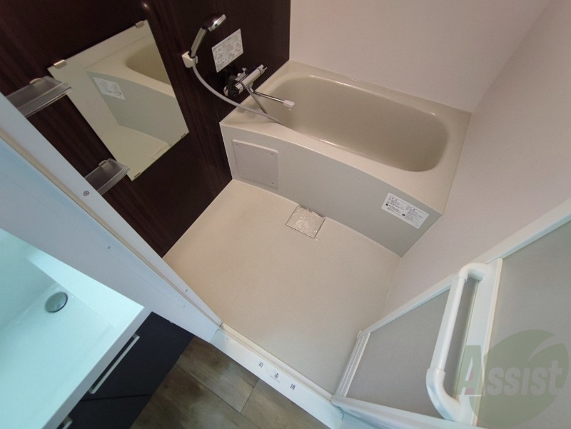 バス・シャワールーム　お風呂になります。一日の疲れを癒してくださいね。