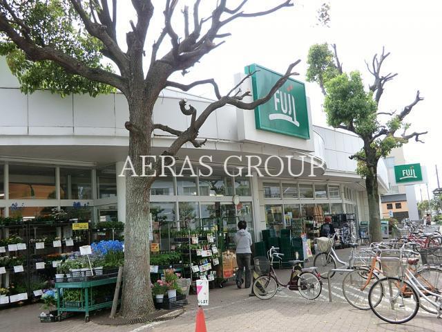 スーパー　FUJI松が丘店（スーパー）まで244m