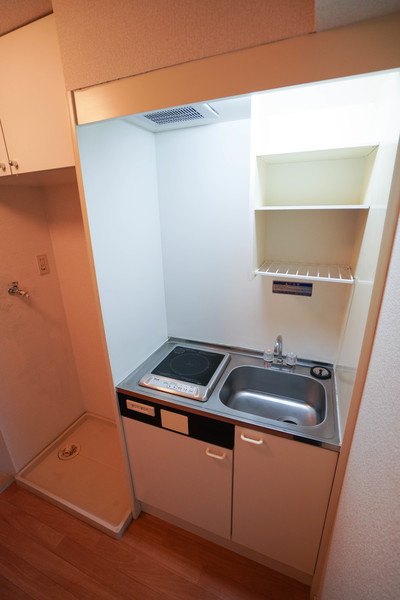 キッチン　同じ建物の別なお部屋