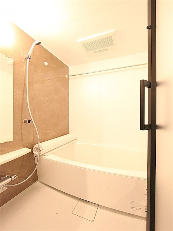 バス・シャワールーム　バスルーム