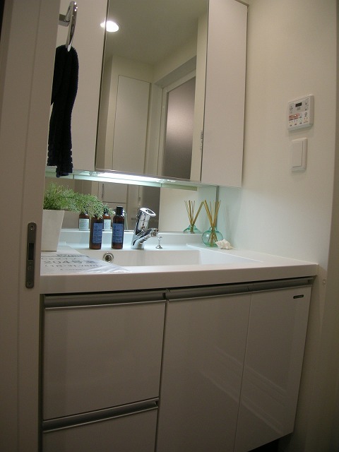 洗面設備　家具家電はつきません