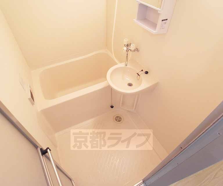 バス・シャワールーム　２点セパレートでも追い焚き機能付きです。