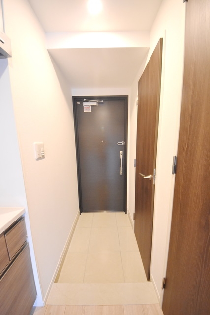 玄関　※別部屋の参考写真です。