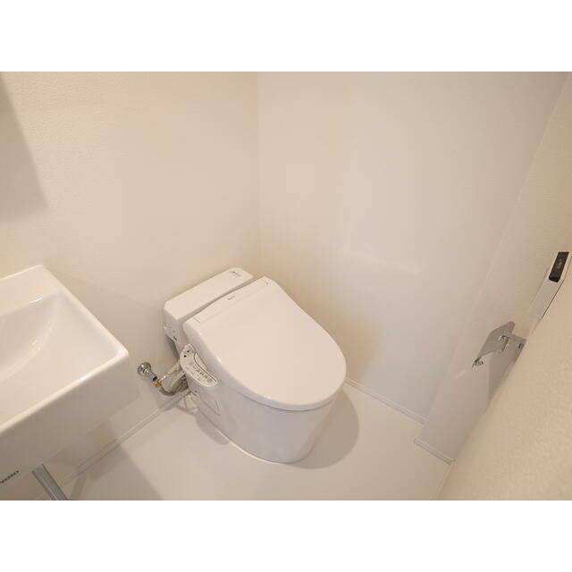 トイレ　温水洗浄便座