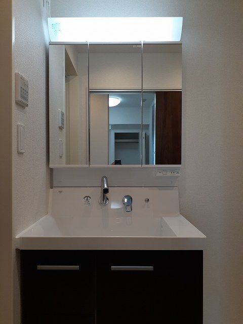 洗面設備　独立洗面台で身支度をすべて済ませてしまいましょう