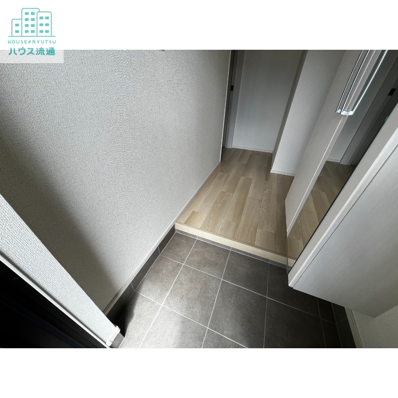 玄関　※同タイプ別号室のお写真です