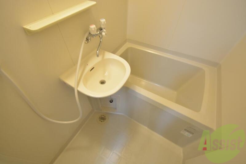 バス・シャワールーム　清潔感のある浴室です