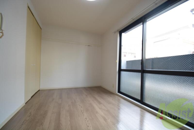 居室・リビング　キレイなフローリングのお部屋