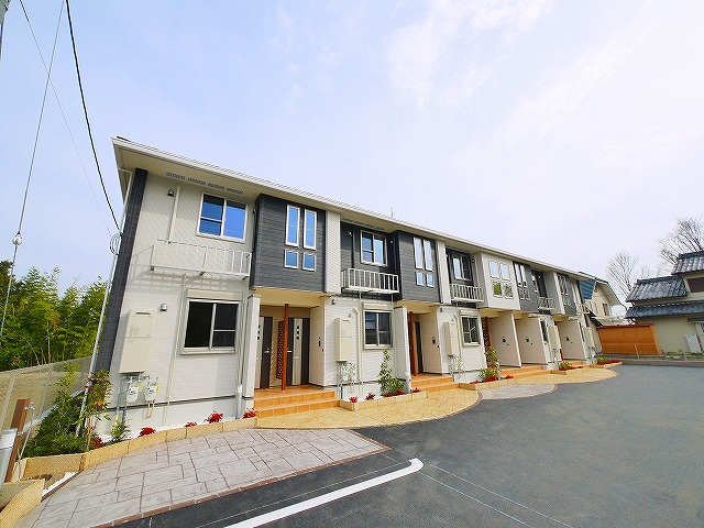 建物外観　落ち着いた雰囲気の外観です