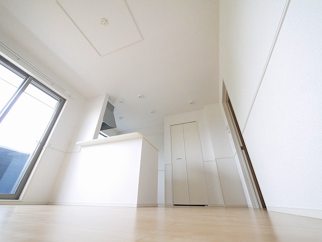 居室・リビング　こちらのリビングで趣味の時間をお楽しみください