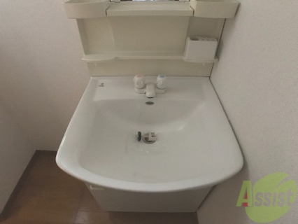 洗面設備　シャンプードレッサーなので身支度しやすそうですね。