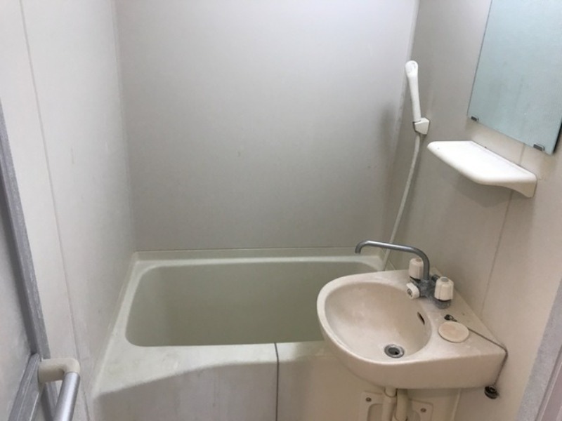 バス・シャワールーム　図面と現状に相違がある場合には現状を優先