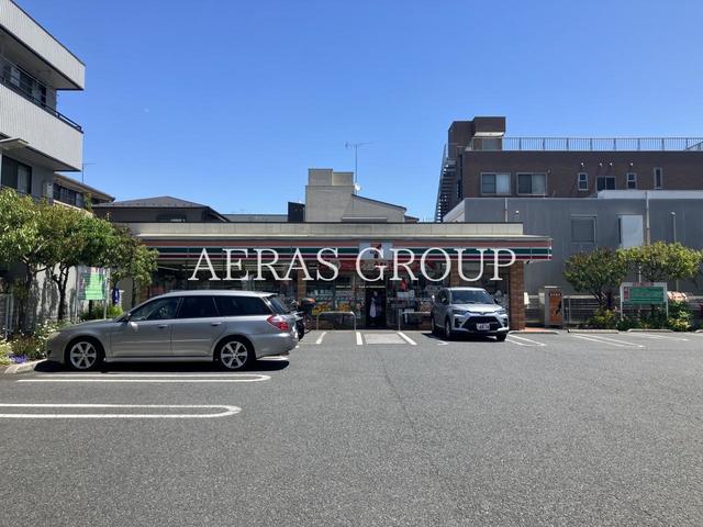 コンビニ　セブン-イレブン 足立伊興小西店（コンビニ）まで311m