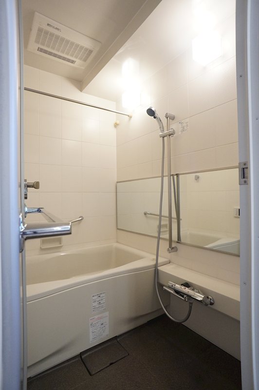 バス・シャワールーム　同間取り別部屋の写真です