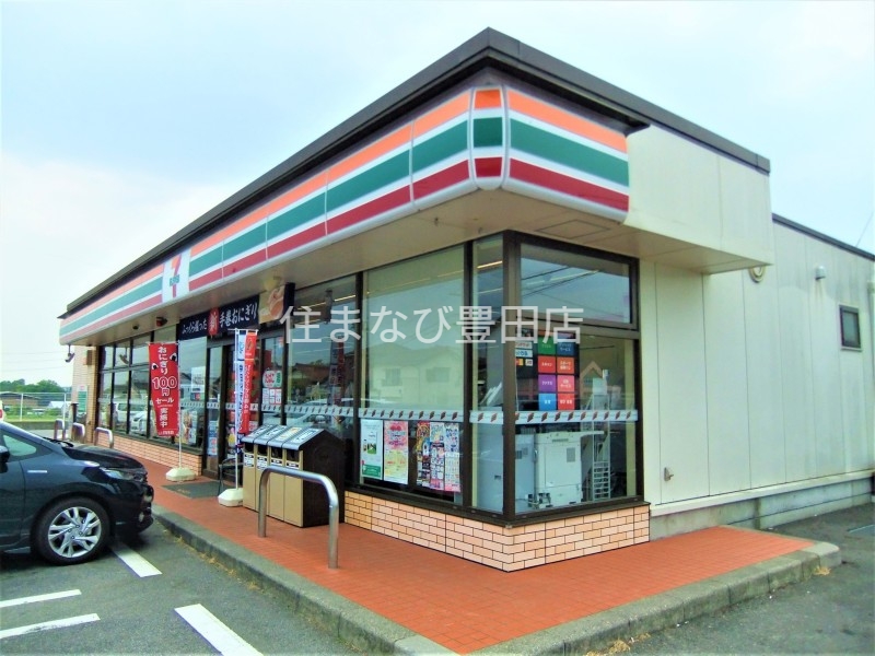 コンビニ　セブンイレブンみよし黒笹店（コンビニ）まで824m