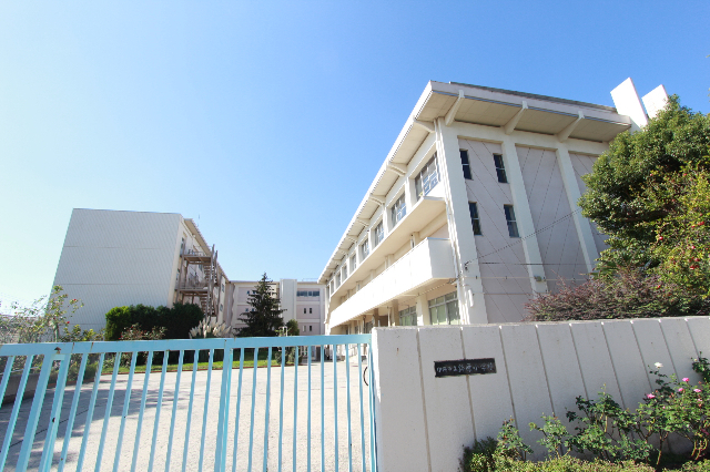 小学校　伊丹市立鈴原小学校（小学校）まで612m