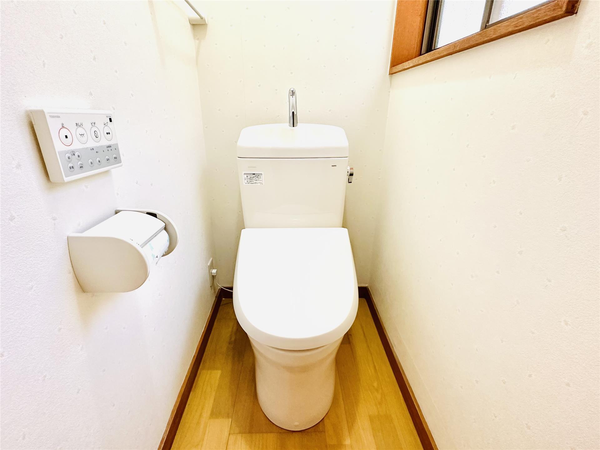 ＪＲ播但線 仁豊野駅 徒歩12分 2階建 築46年のトイレ写真