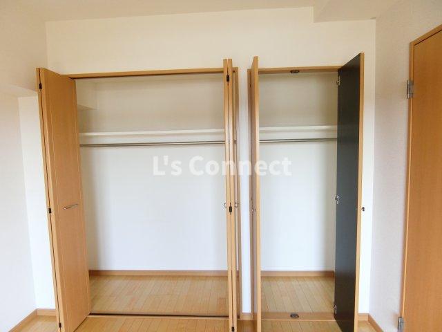 収納　クローゼットでお荷物もすっきり収納。