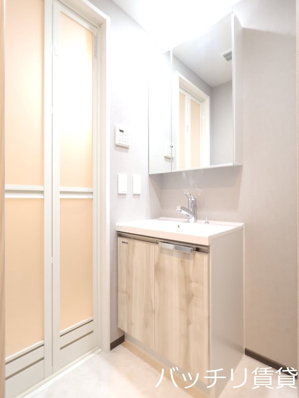 洗面設備　画像は、同型タイプの為、現状を優先いたします。