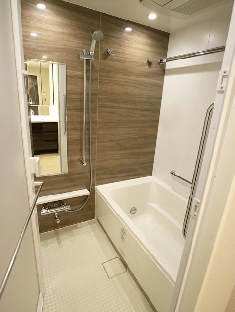 バス・シャワールーム　※写真は同タイプ住戸です。