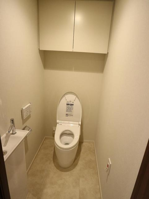 トイレ　※写真は同タイプ住戸です。