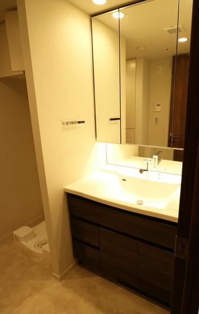 洗面設備　※写真は同タイプ住戸です。