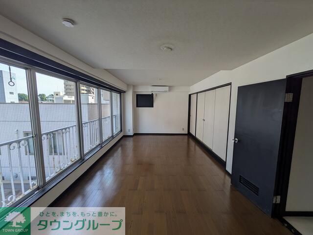 居室・リビング　※同建物別室設備施工例　現況優先