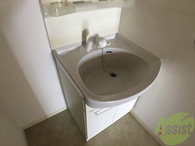 洗面設備　洗面所独立で、朝の支度が捗りストレスフリーですね。