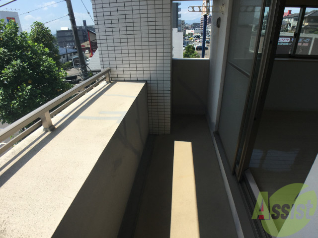 バルコニー　バルコニーの撮影を行いました。広さがありますね。